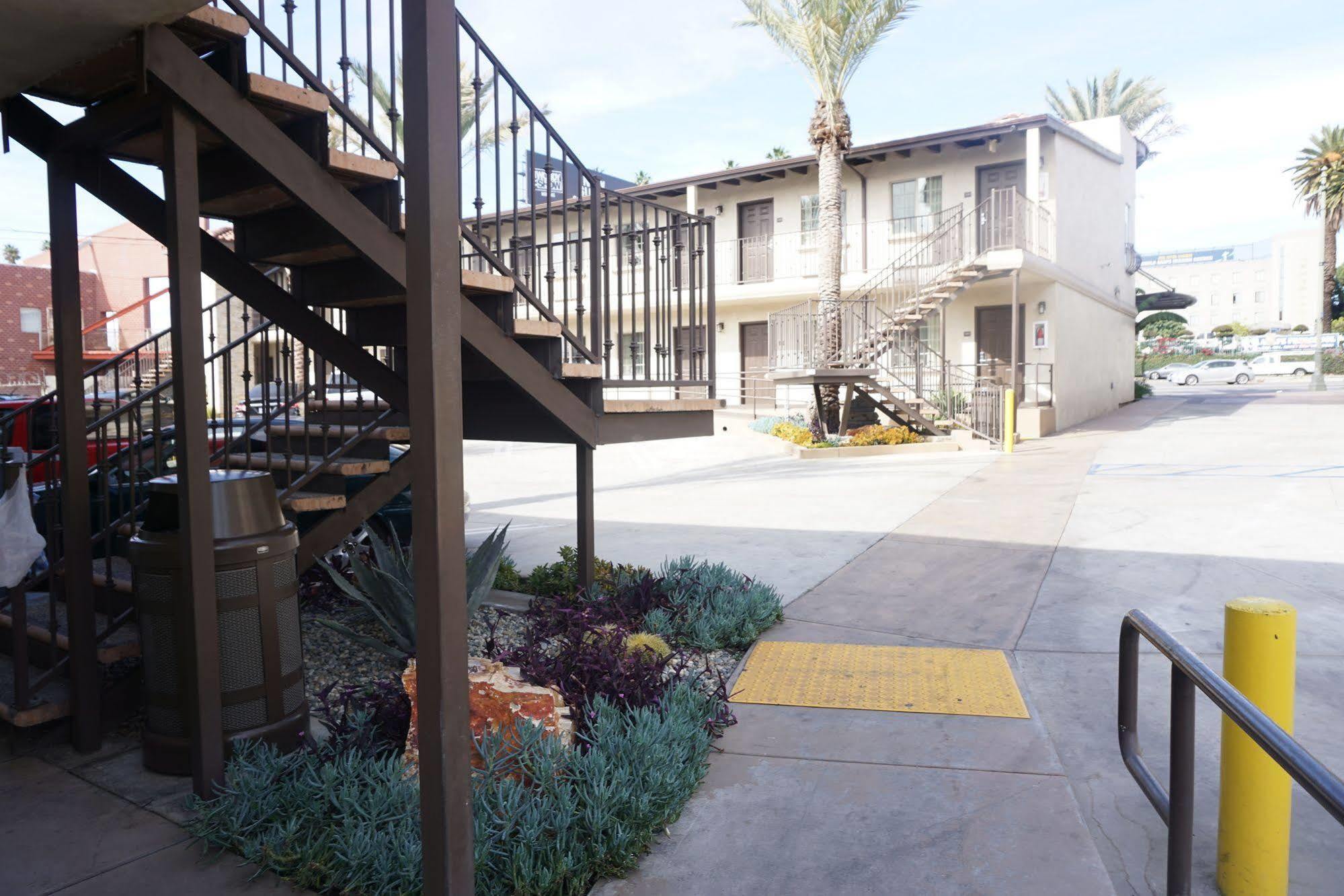Tuscan Garden Inn Los Angeles Exterior foto